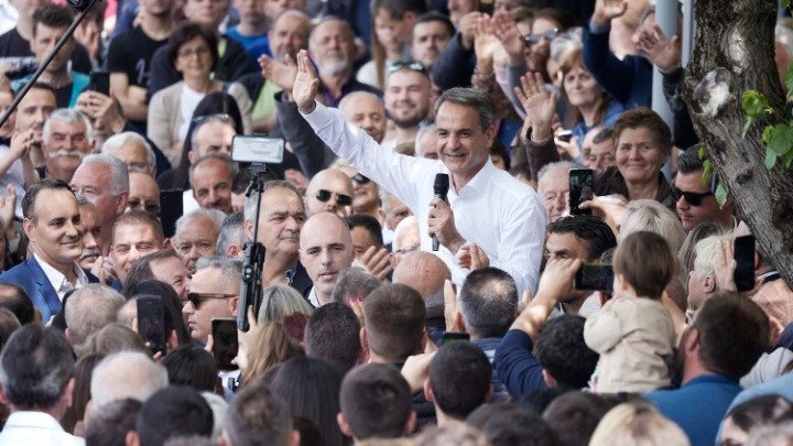PM Mitsotakis pledges that he will continue to support low-income pensioners