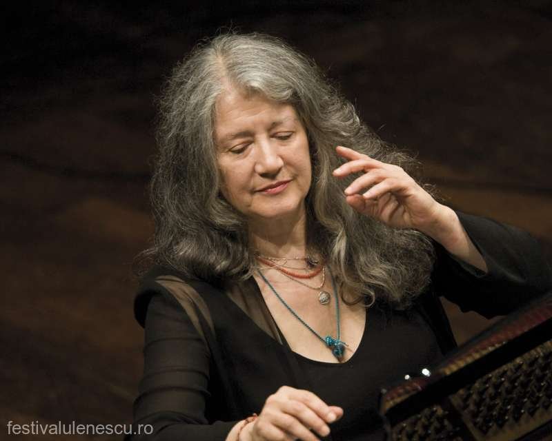 Famous pianist Martha Argerich receives long standing ovation in Bucharest: I hope to see you again