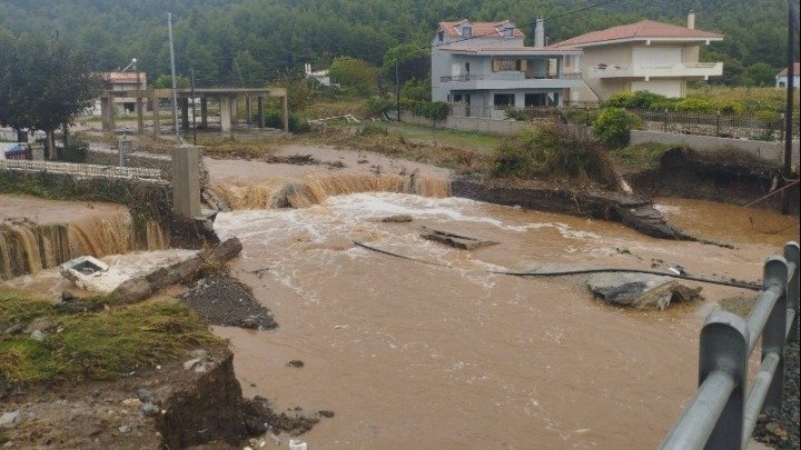 Achillopoulio hospital flooded in Volos as Krafsidonas torrent overflows