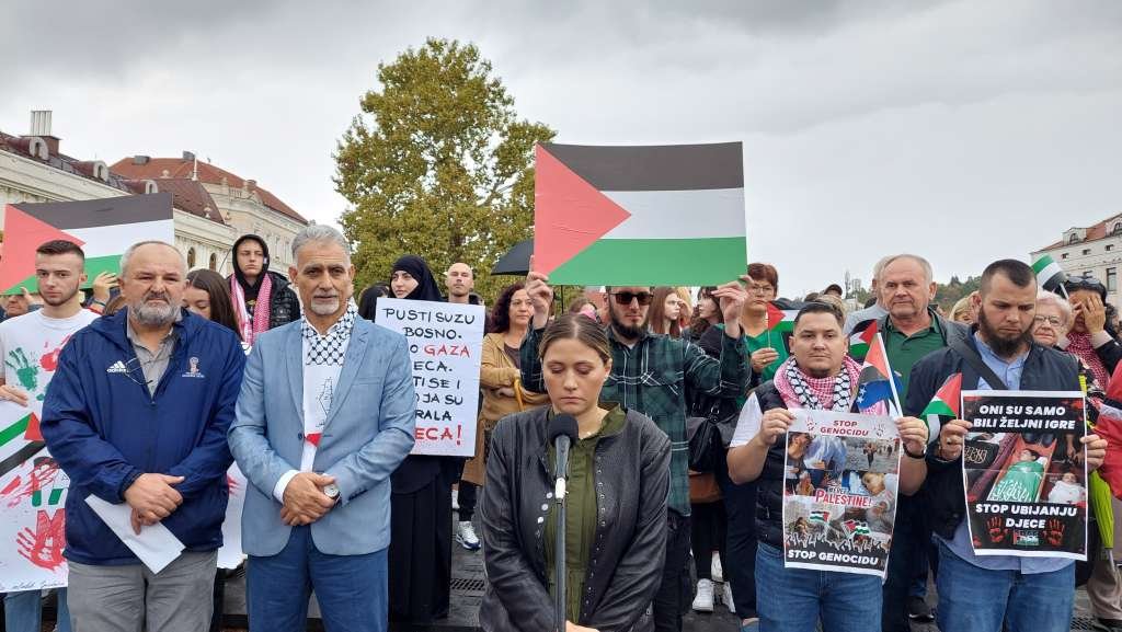 Citizens of Tuzla gather at rally in support of Palestinian people