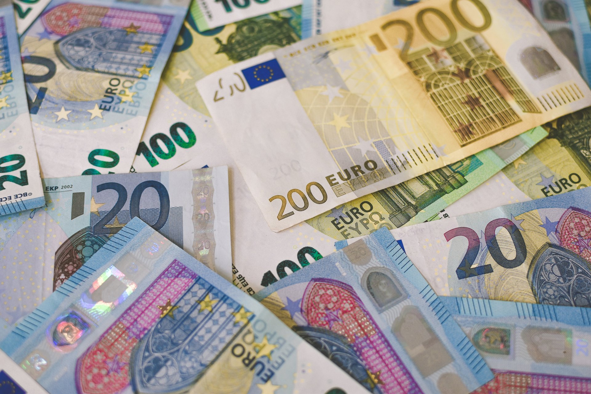 Slovenia's bond issue raised by EUR 500m