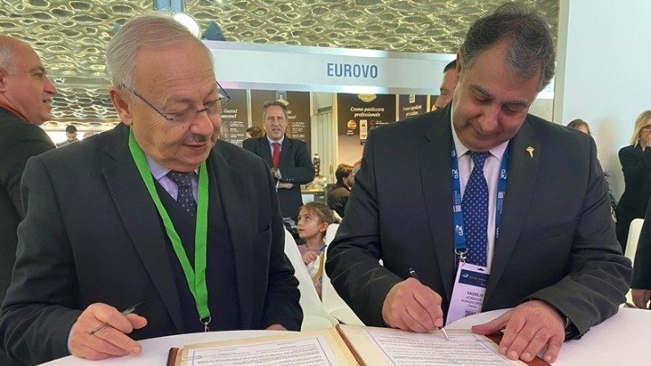 Piraeus, Genoa Chambers of Commerce sign memorandum of cooperation