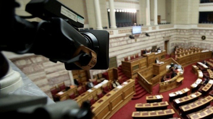 Debate on censure motion against the government continues on Wednesday