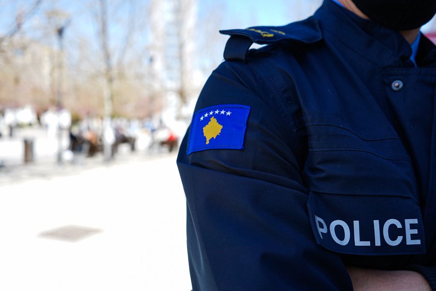 Central European Midday Report: &quot;Law Enforcement Actions, Political Discussions, and Urban Development Initiatives Across Balkan Nations&quot;
