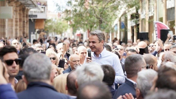 PM Mitsotakis sends message from Chios, urging voters to rally