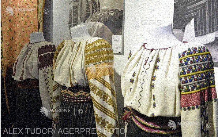 Romanian folk blouse 'ia' has power to unite Romanians (Culture minister Turcan)