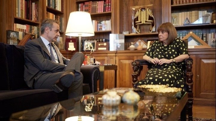 Middle East and domestic issues dominate meeting between Mitsotakis-Sakellaropoulou