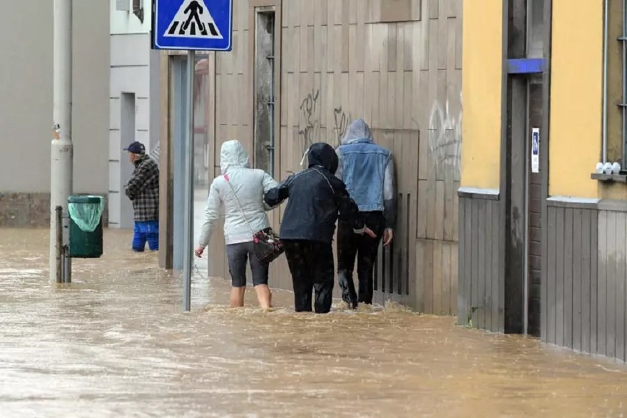 A Tale of Two Extremes: Northern Italy Drowns While the South Suffers Drought