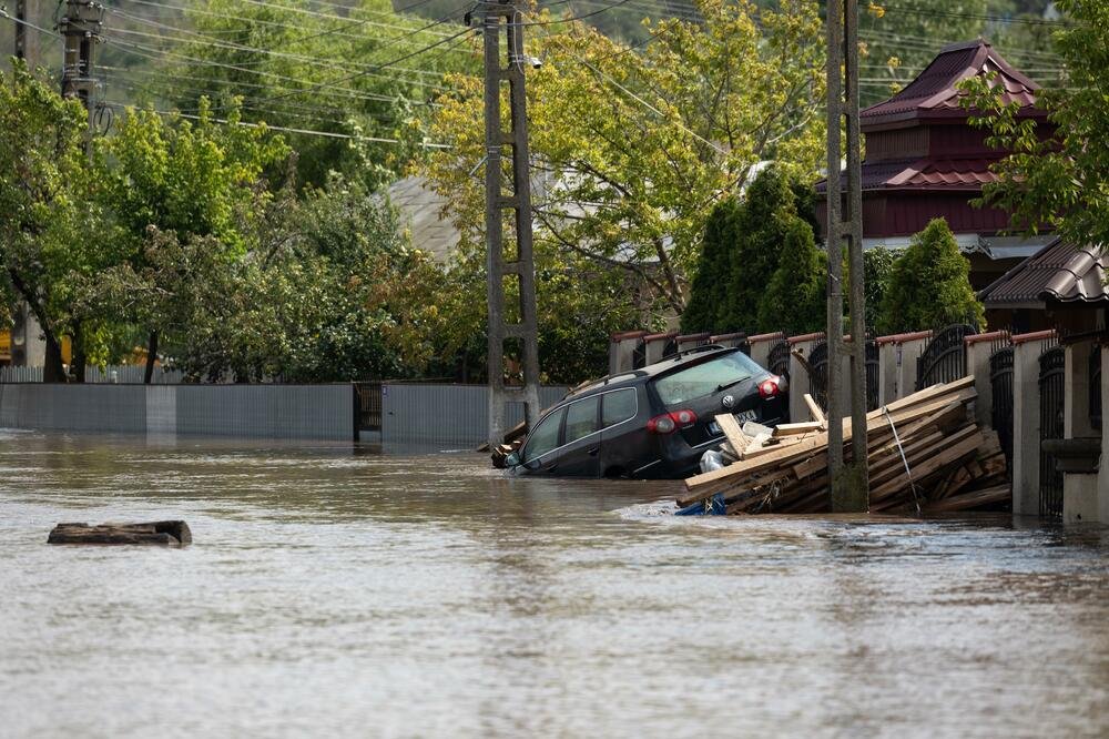 Flood claims lives in Romania