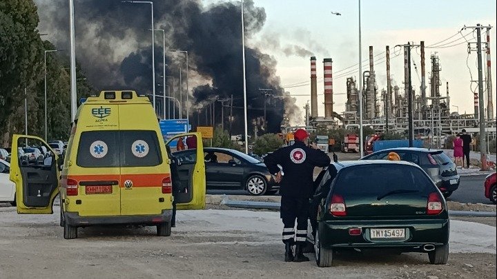 Fire erupts at motor oil facility: four hospitalized - PHOTOS