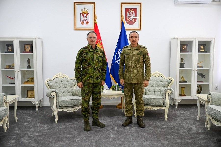 KFOR commander meets Serbian military chief to foster regional stability