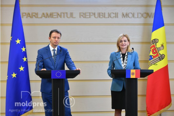 REFERENDUM 2024 // Co-presidents of EU-Moldova Parliamentary Association Committee Siegfried Muresan and Doina Gherman urge citizens to actively participate in referendum