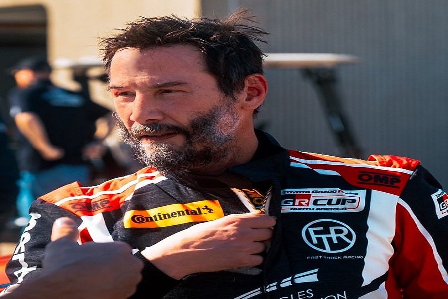 Keanu Reeves debuts in auto racing