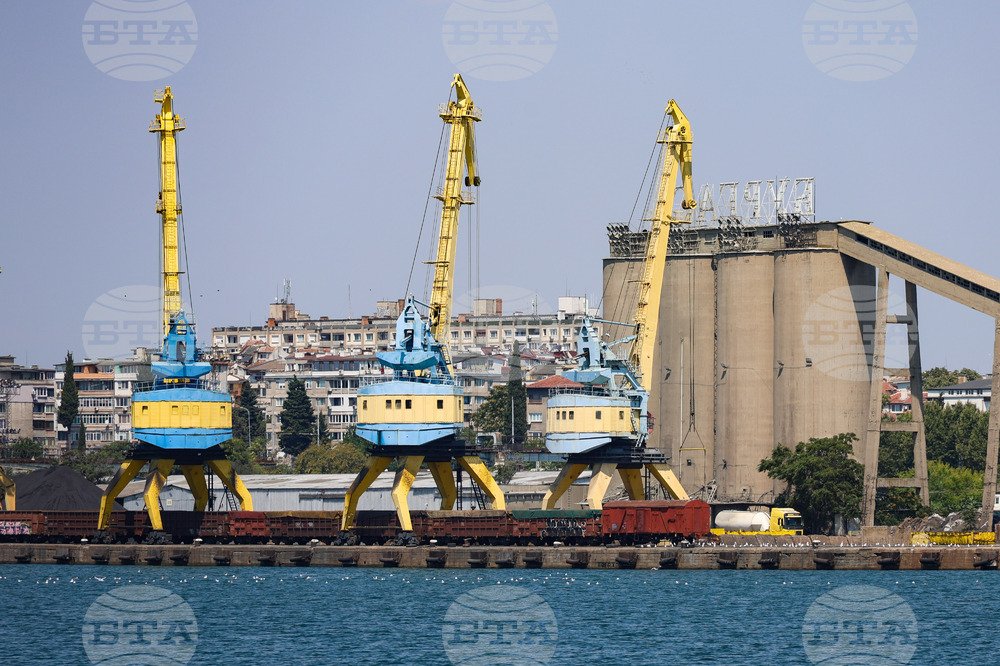 Decrease in Bulgaria's Total Exports in January - August Outpaces That of Imports Y/Y