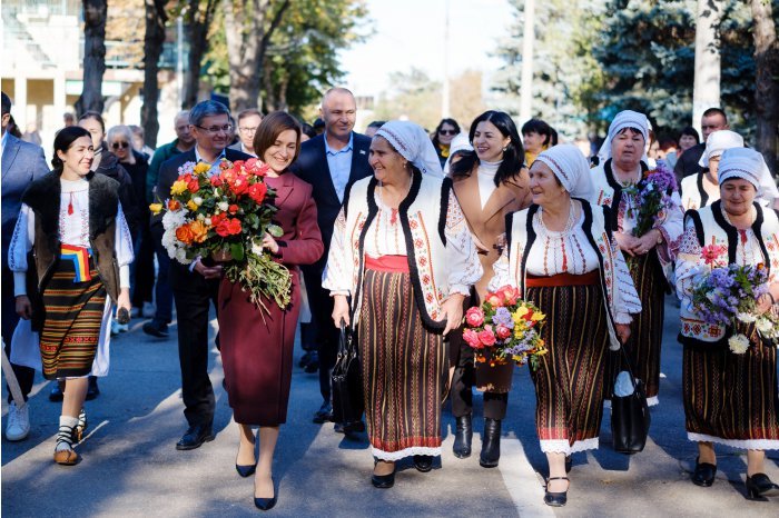 Candidate of Action and Solidarity Party for Moldovan president's office visits Telenesti district