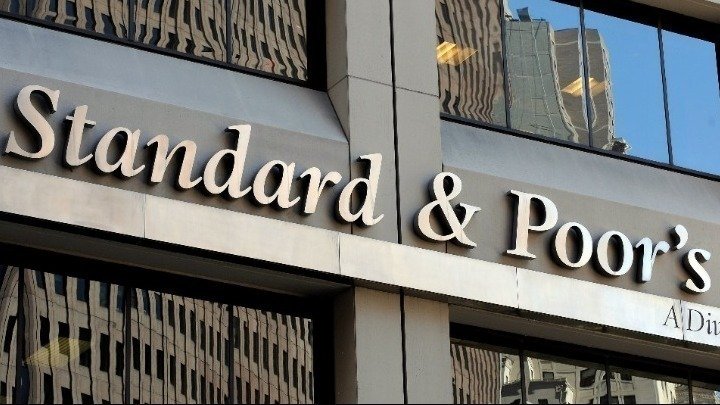 S&amp;P reaffirms Greece’s investment-grade rating BBB- with a positive outlook