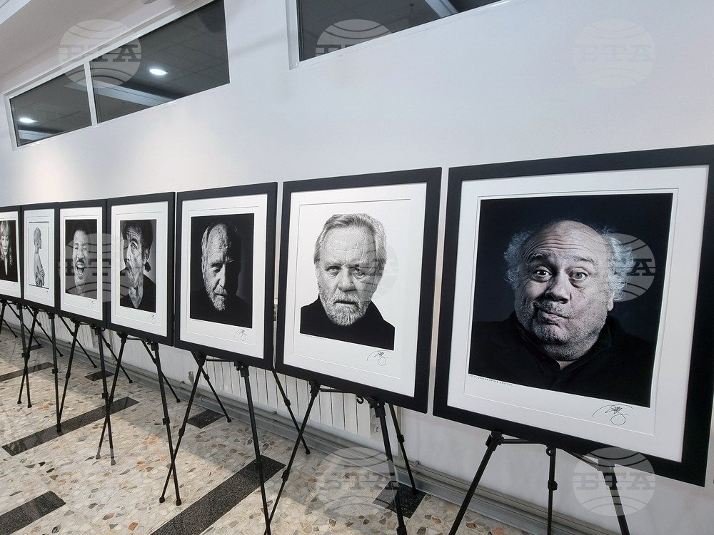 Celebrity Portraits by British Photographer Andy Gotts Displayed in Pleven