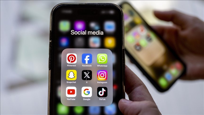 Australia passes law banning children from social media