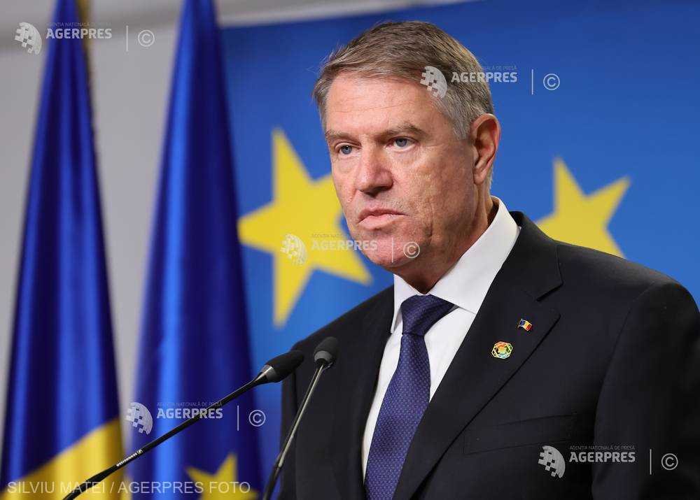 Romania's President Urges Political Unity Amid Complex Challenges