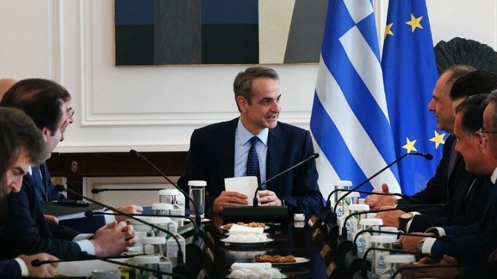 Prime Minister Mitsotakis Chairs Cabinet Meeting, Highlights 2025 Priorities