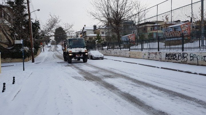 Minister Urges Caution for Holiday Travel Amid Bad Weather Forecast in Greece