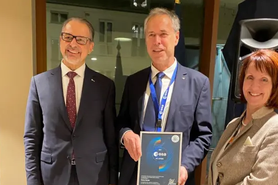 Slovenian physicist receives European Space Agency award