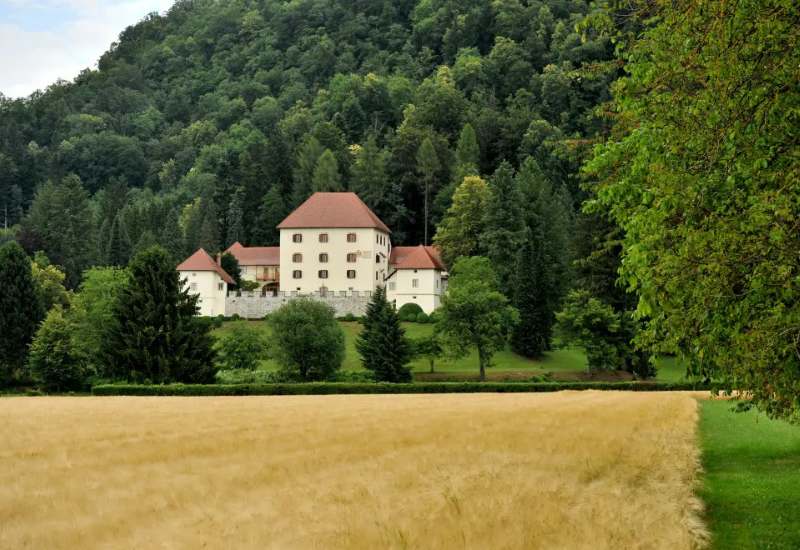 Strmol Castle - where fiction meets history