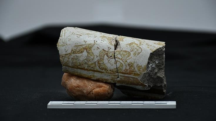 800-Year-Old Ceramic Fragment Depicting Anatolian Leopard Unearthed in Türkiye