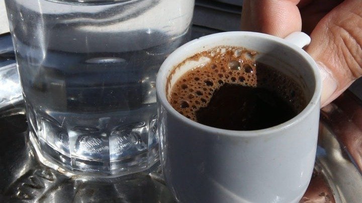 Hellenic Coffee Association Urges Tax Reduction Amid Coffee Price Surge