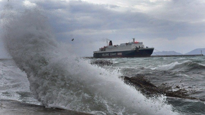 Strong Winds Disrupt Sailing in Greece