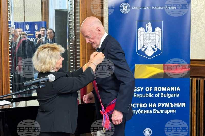 Romanian Ambassador Awards Bulgaria's Former Prime Minister with Prestigious Honor