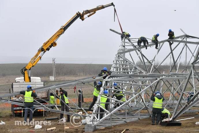 Construction of Vulcanesti-Chisinau Power Line Progresses on Schedule