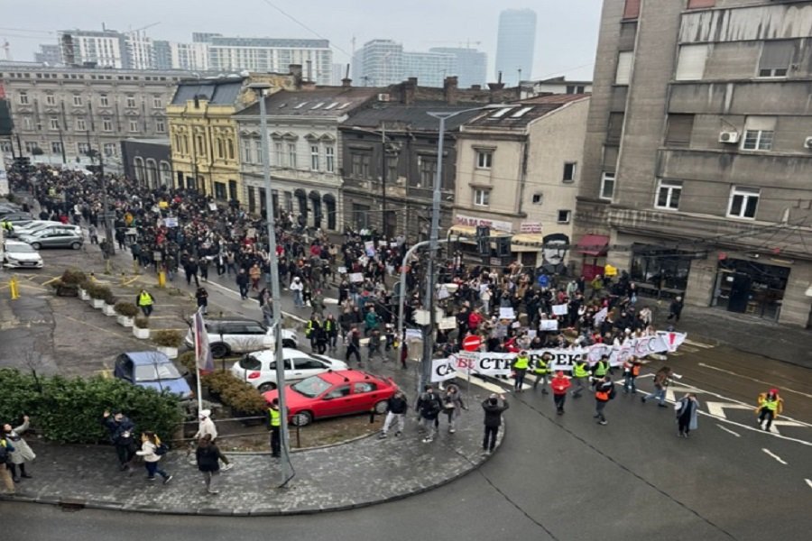 Mass strikes and protests shake Serbia