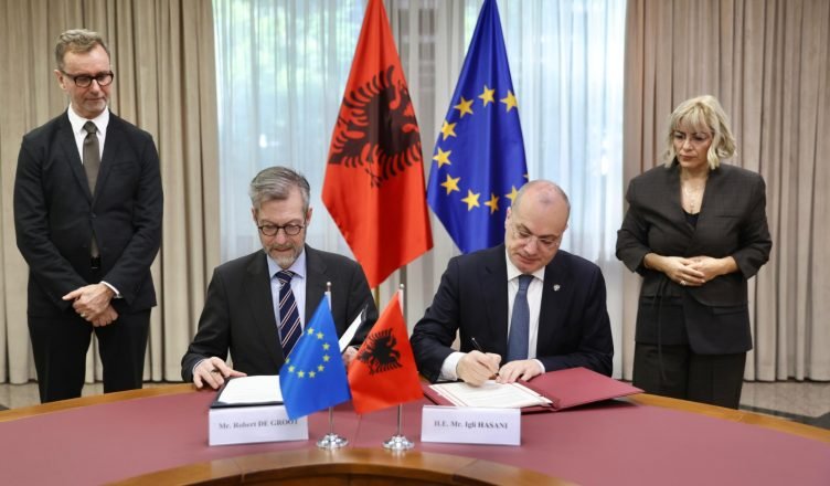 Albania signs major agreement with European Investment Bank