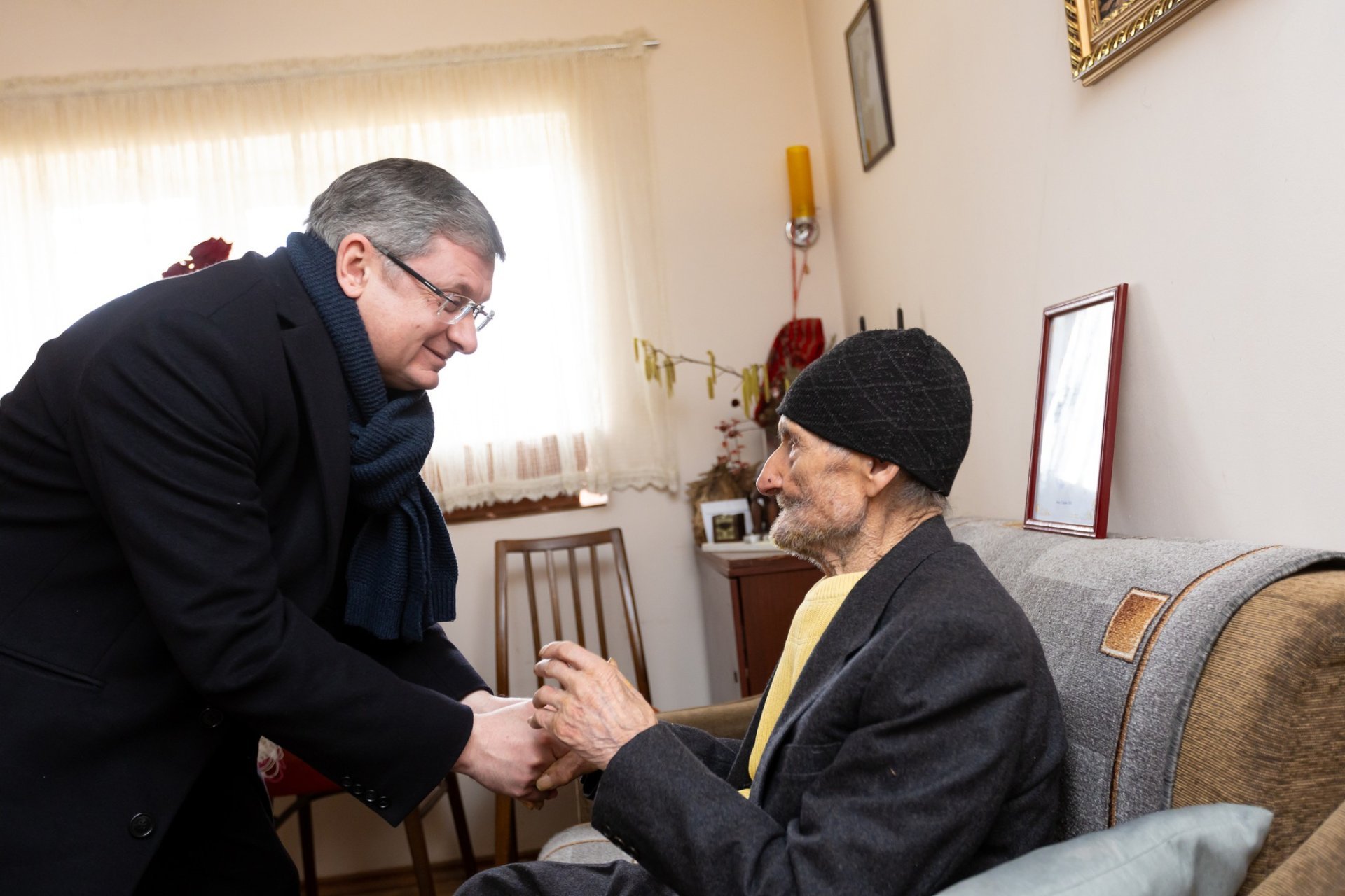 Moldova’s Oldest Voter Turns 106, Wishes for Peace and European Future