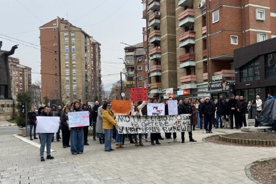 Serbian students held silent protest