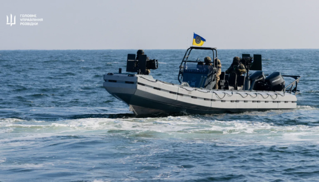 Ukrainian military receives new T12 boat for rescue, combat missions