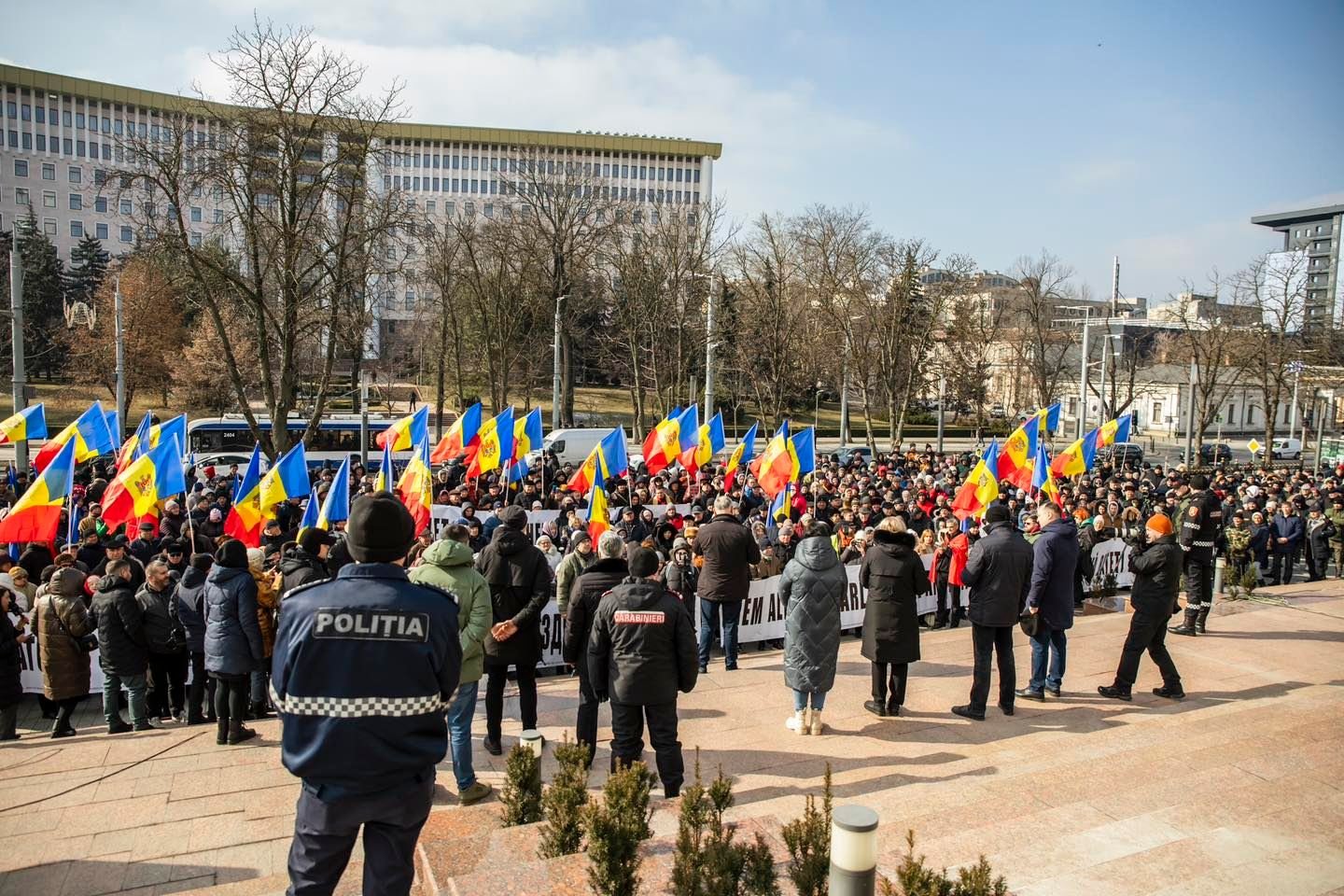 Moldova’s Socialists Protest Outside Presidency, Demand Snap Elections