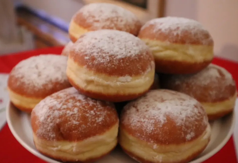 Slovenians devour millions of doughnuts for carnival