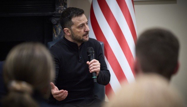 Zelensky meets with Ukrainian community in Washington