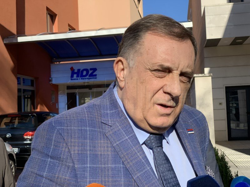 Milorad Dodik left without US support