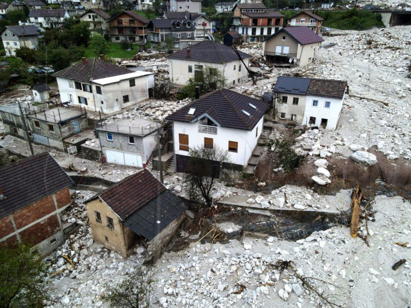 Landslide fears spark urgent evacuation in BiH